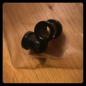 2g black metal plugs